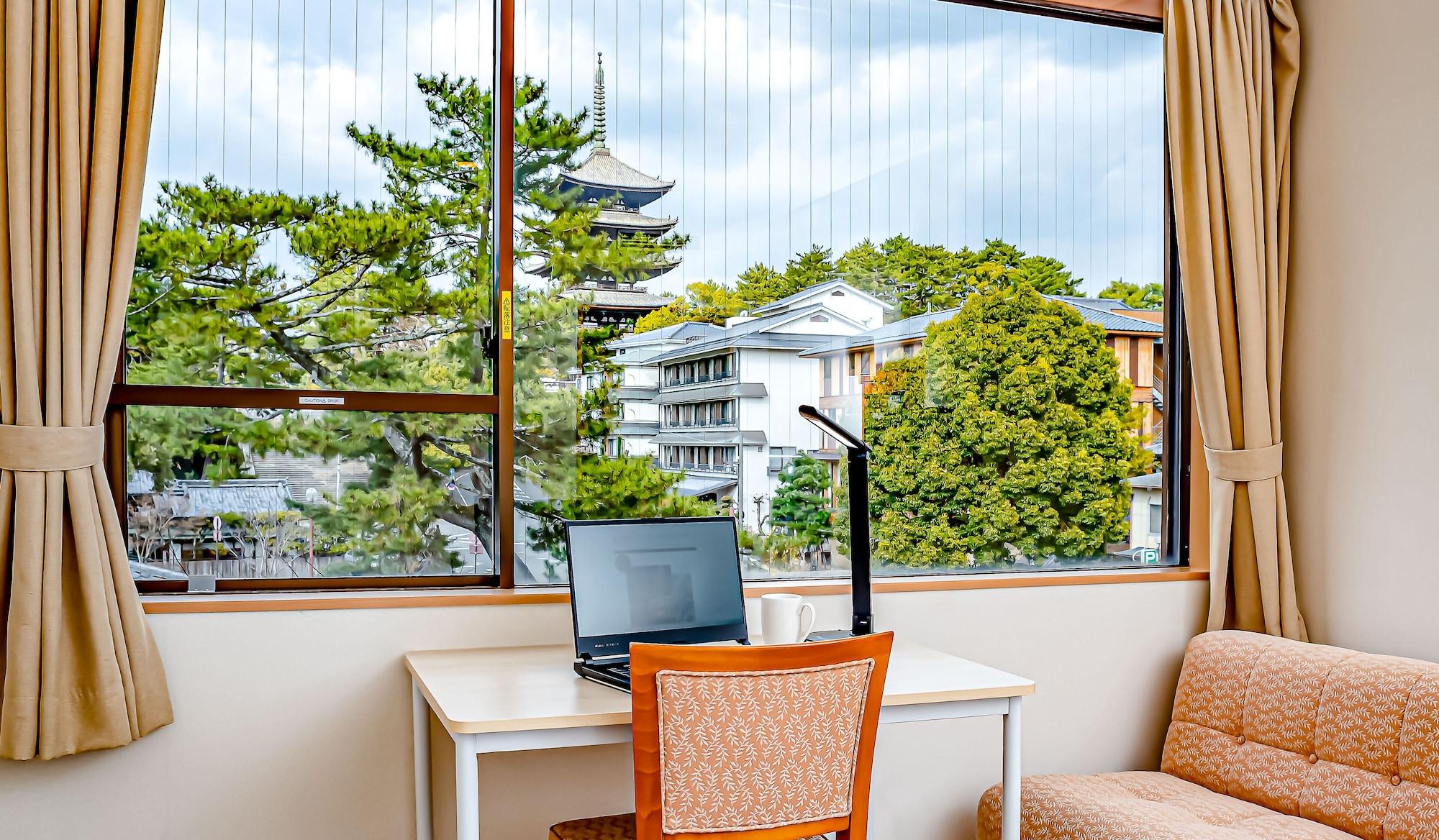 Nara Visitor Center And Inn Екстериор снимка